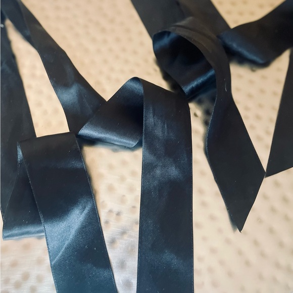 White House Black Market Elegant White Pearl Necklace - Picture 4 of 10